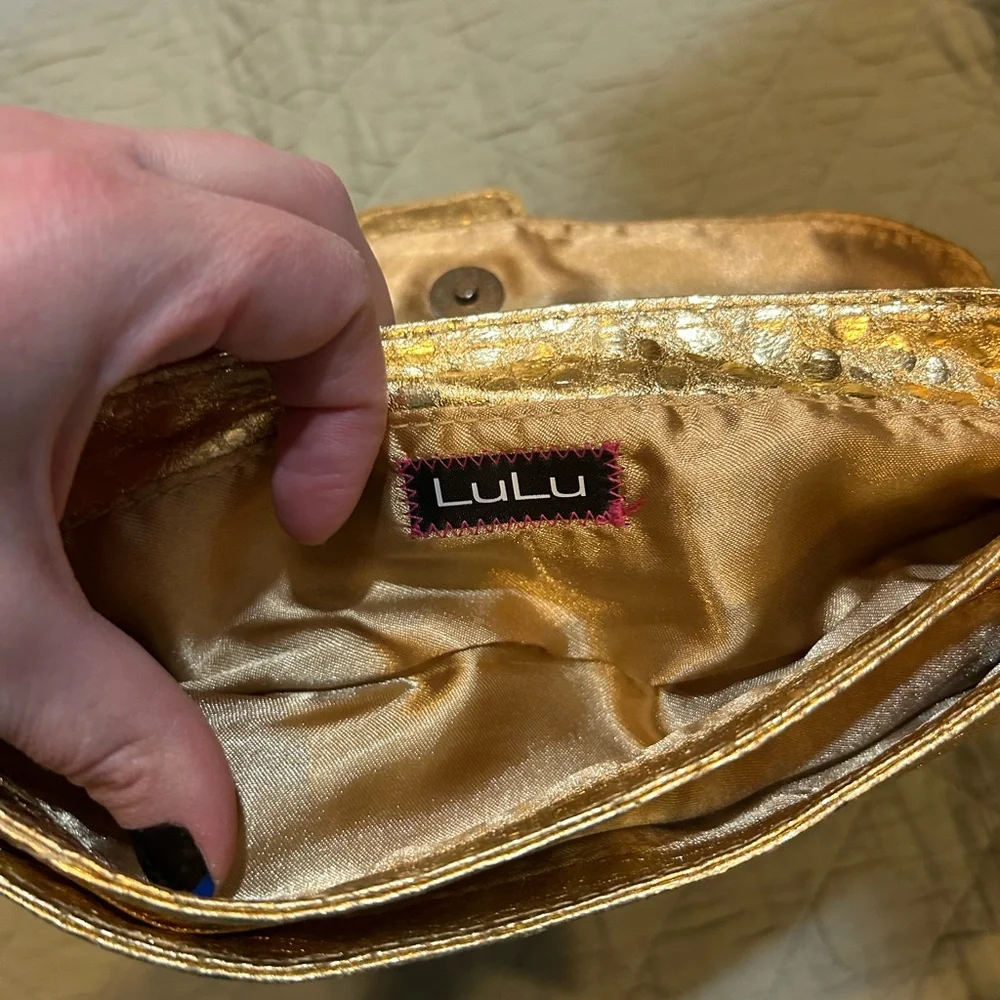 Lulu: Gold Metallic Clutch with Crystal Embellishment - Picture 3 of 4